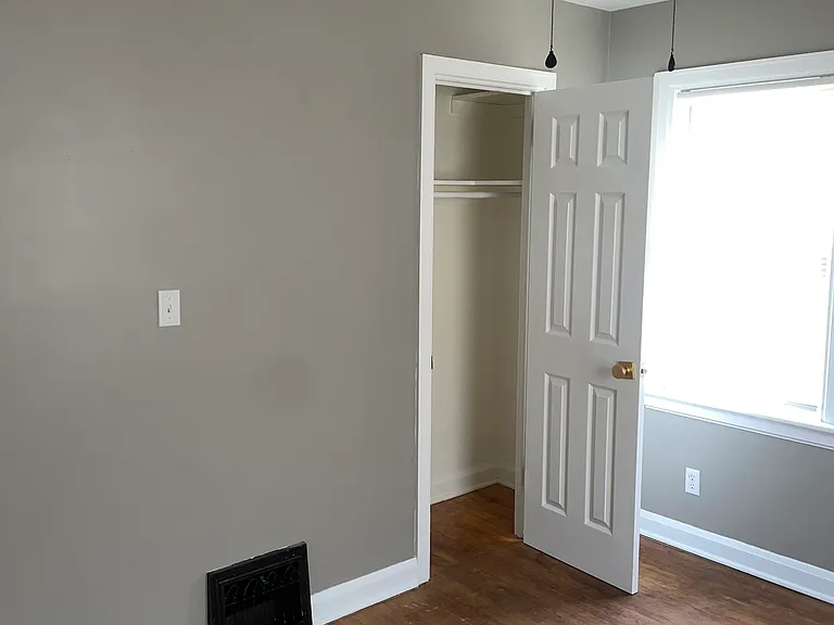 1255 Shadyside Ave SW — Photo 3