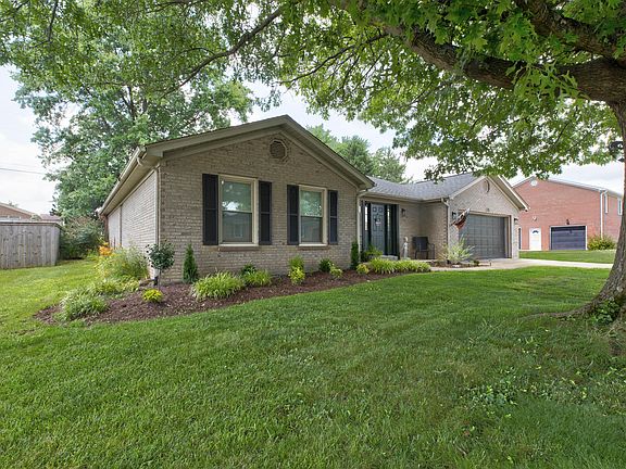 5th image of 215 Saratoga Cir