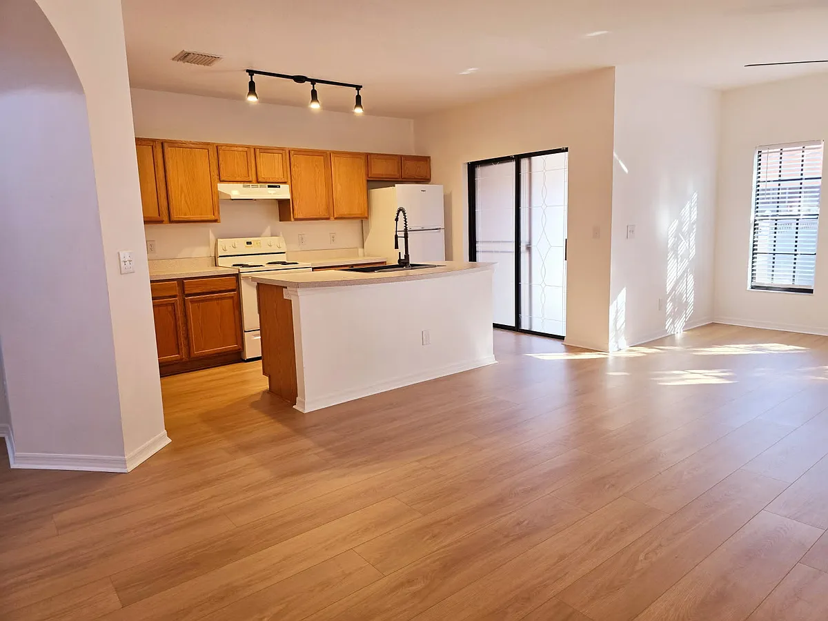 Building Photo - 1041 Blackwater Dr