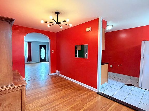 5th image of 239 Higbee St
