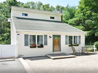 30 Syosset Rd, Sound Beach, NY 11789