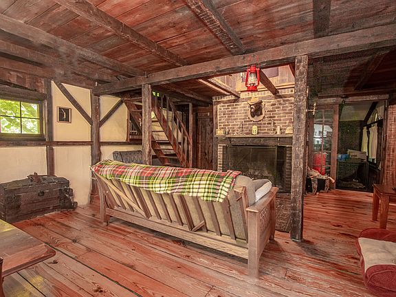 141,43,45 Skunk Lane