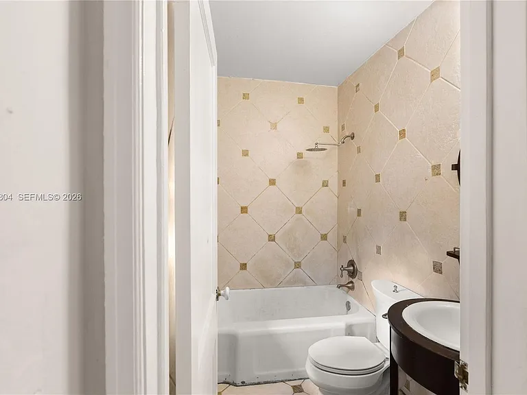 1431 Algeria Ave — Photo 19