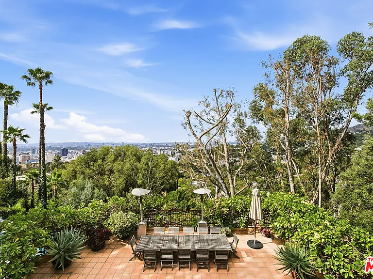 6203 Temple Hill Dr — Photo 17