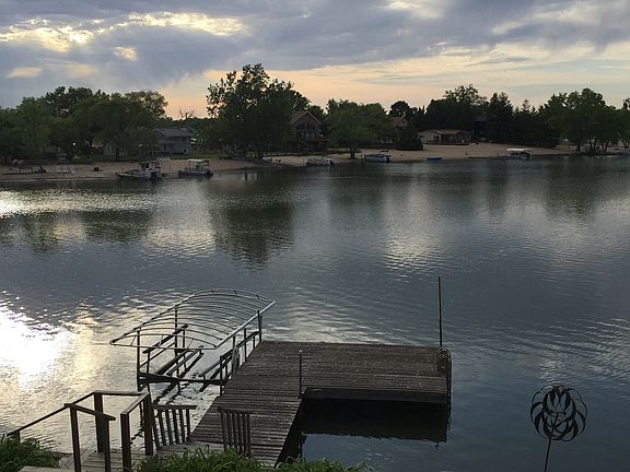 4th image of 4051 Moline Dr
