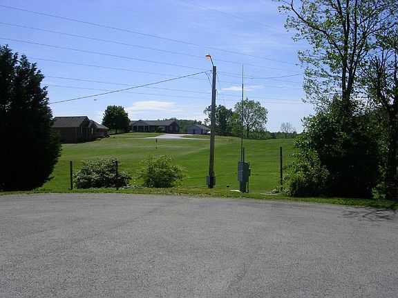 2nd image of 405 Grandview Dr