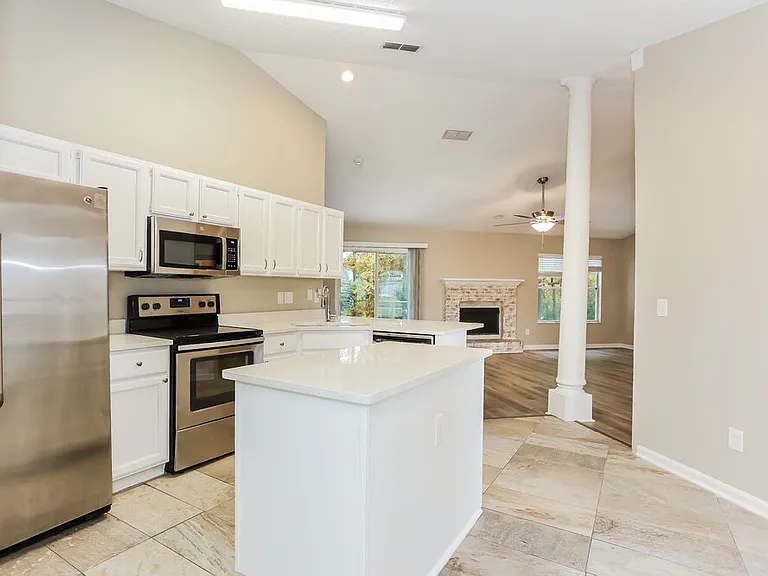 1554 Mountain Lake Dr W — Photo 8