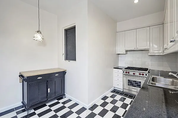 Rented by Fox Residential Group | media 6