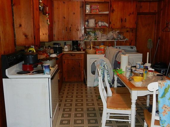 2nd image of 103 Daniels St