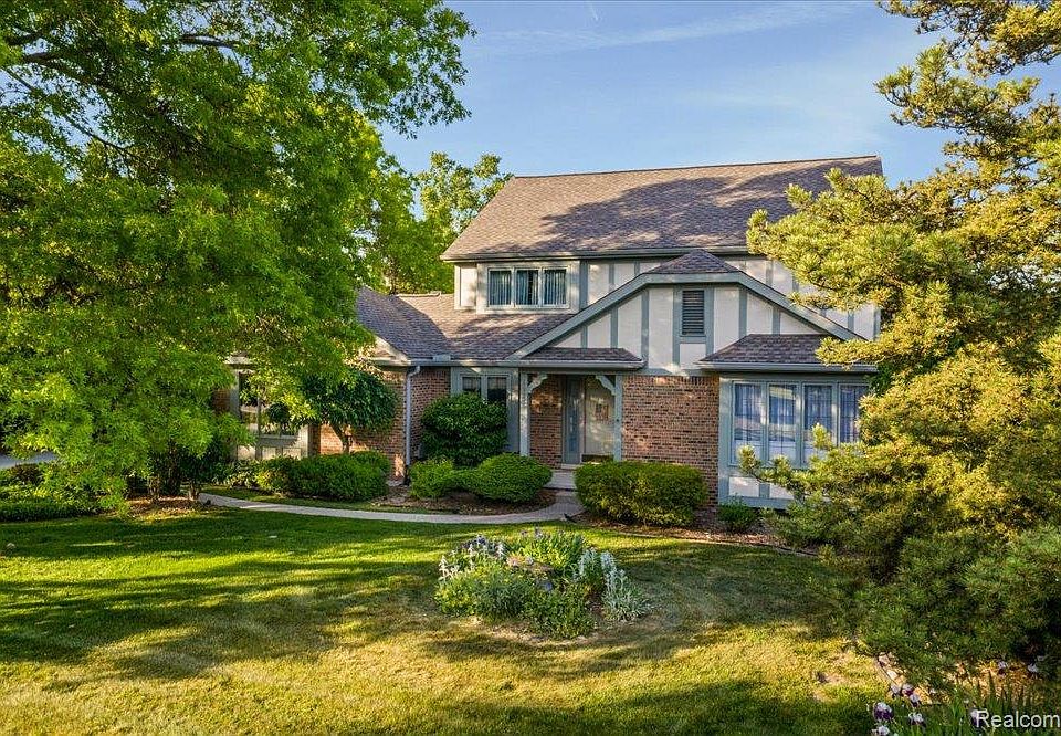 1st image of 39256 Heatherbrook Dr