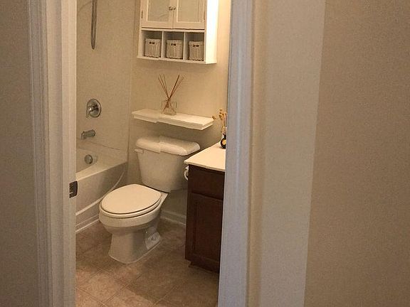 4th image of 615 Collington Dr