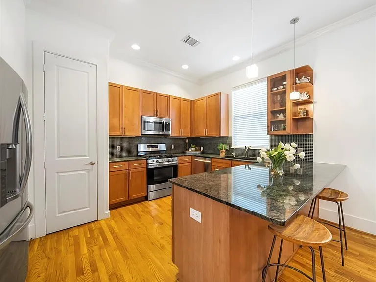 5535 Darling St — Photo 14