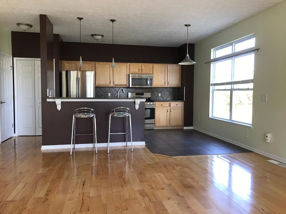 Kitchen with Eat-in area