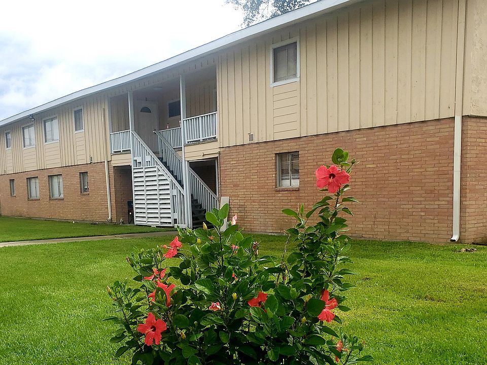 1st image of 1604 W Cherry Ave #1