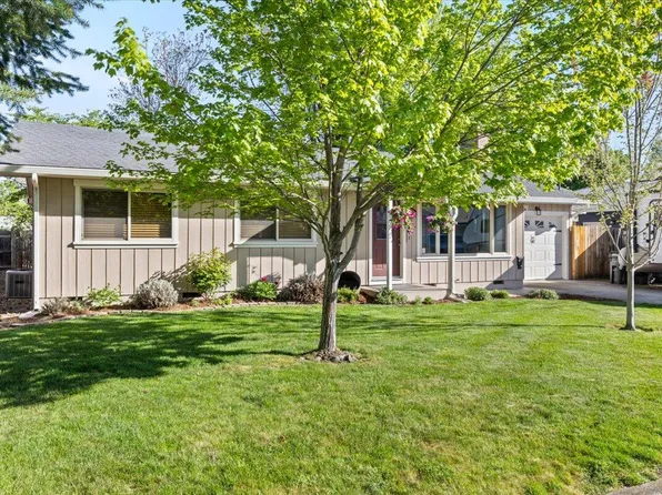 1217 Fortune Dr, Medford, OR 97504