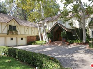 15921 Royal Oak Rd, Encino, CA 91436