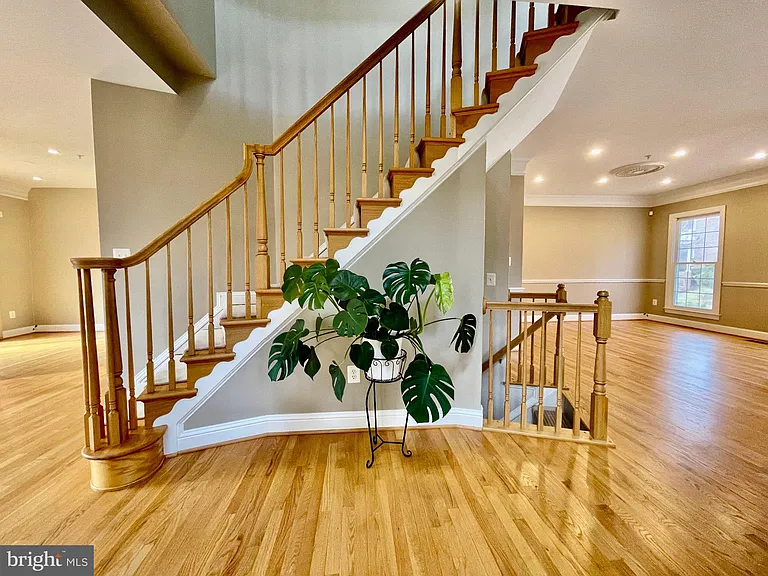 1030 Grand Oak Way — Photo 3