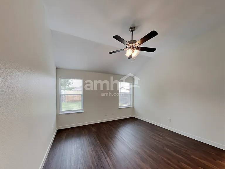120 Jennings Dr — Photo 7