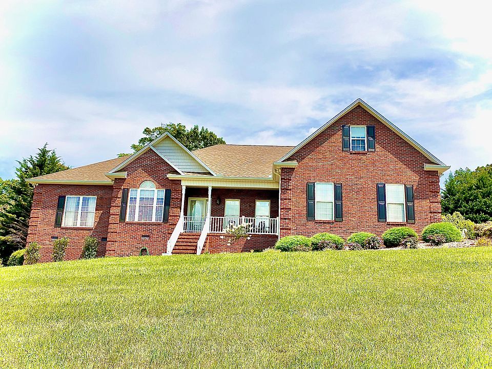 1st image of 3023 S Hampton Way