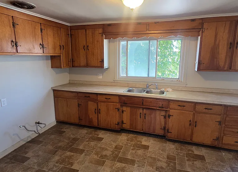 2445 William St #2 — Photo 5