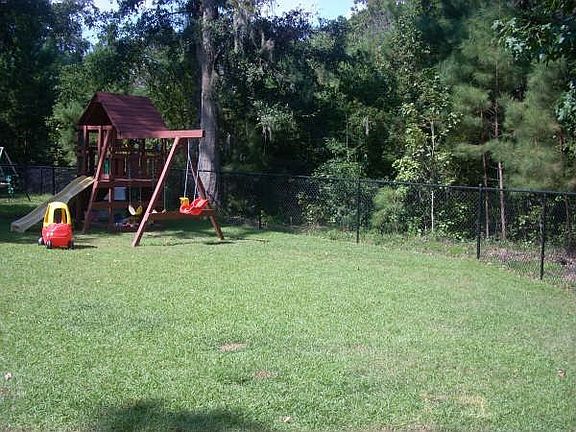 24 Ardmore, Backyard