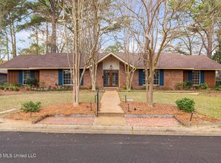 5420 Charter Oak Pl, Jackson, MS 39211