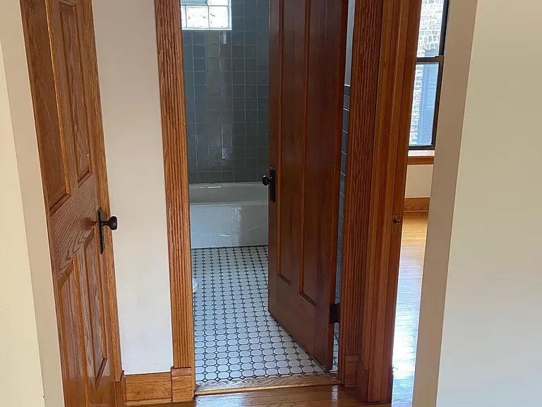 552 W Roscoe St #2B — Photo 9