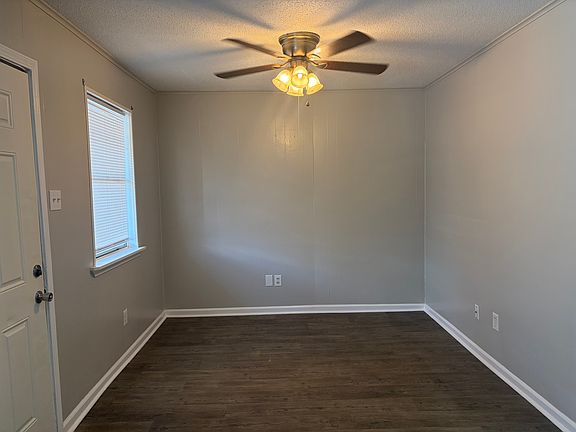 2nd image of 408 Mulberry St #10
