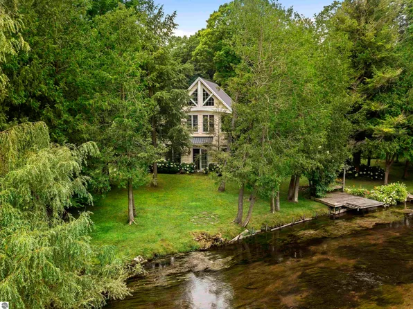 1265 River Rd, Beulah, MI 49617