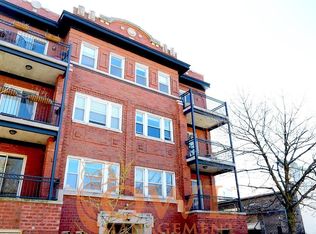 833 W Belle Plaine Ave, Chicago, IL 60613