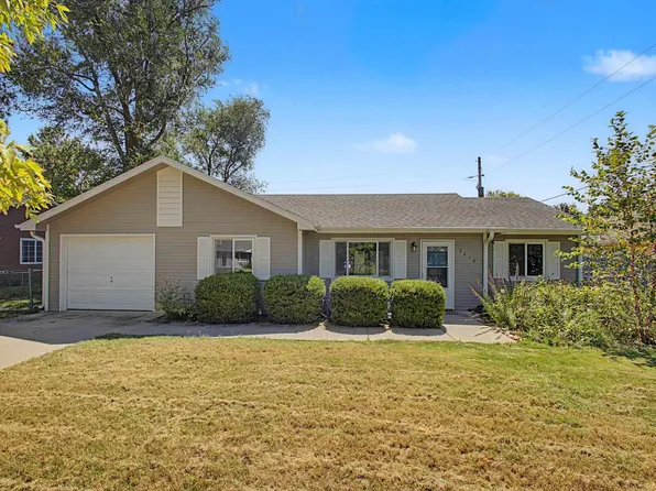 2216 Spain Dr, Manhattan, KS 66502