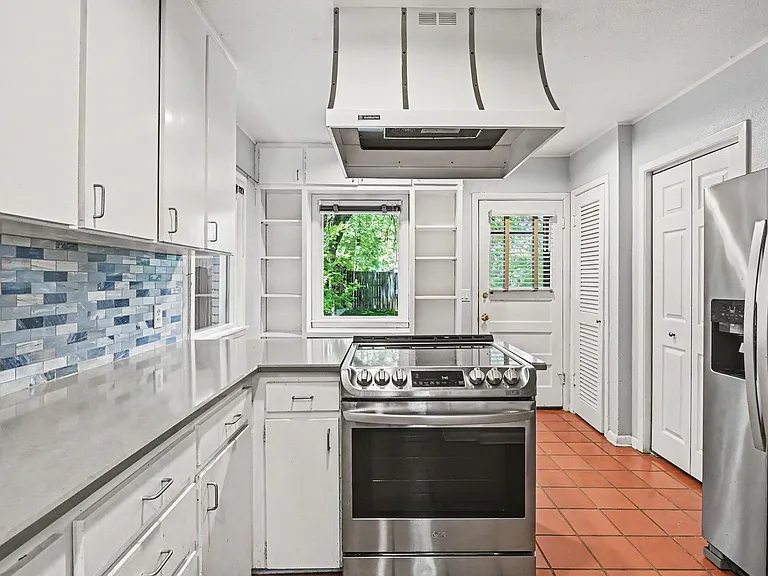 4012 W 6th St — Photo 15