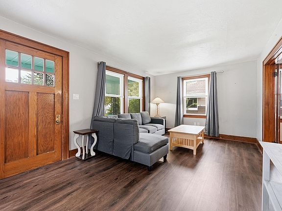 5th image of 2701 Woodward Ave