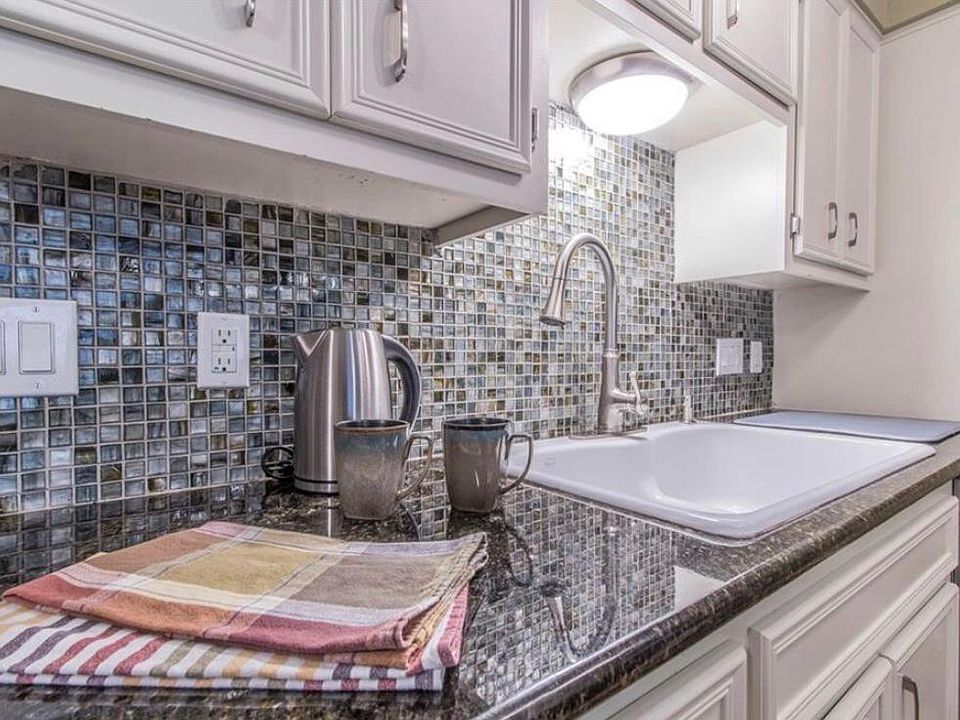 1st image of 5604 Woodrow Ave APT 2