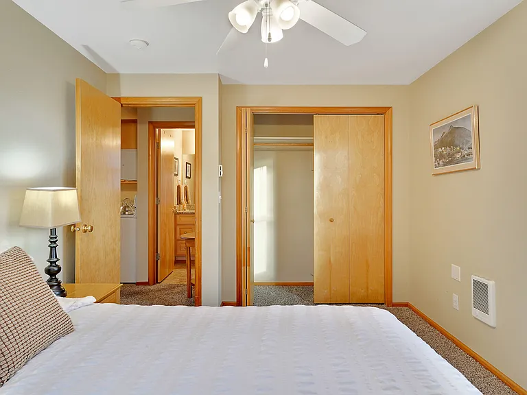 731 Elm St SW #A — Photo 1