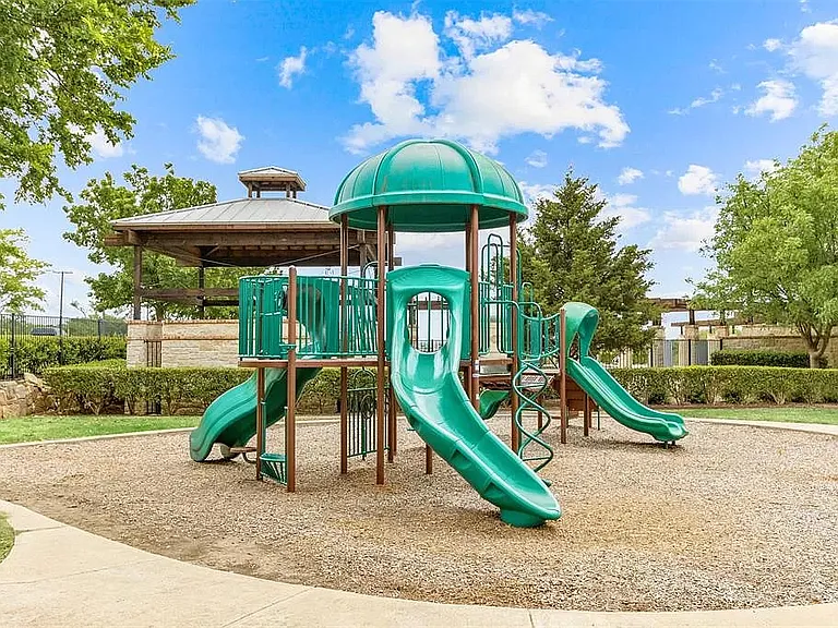 5105 Birchwood Dr — Photo 11