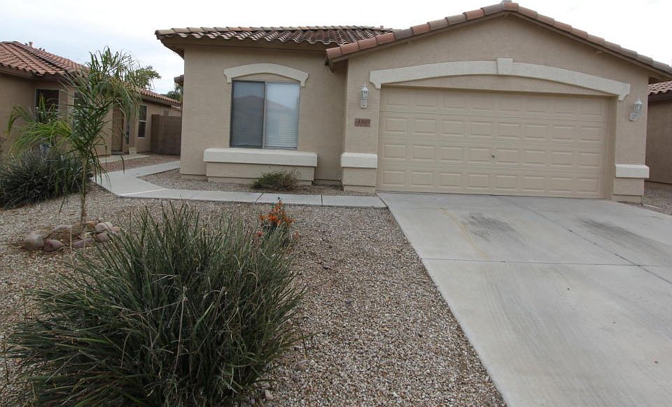 1st image of 43627 W Elm Dr
