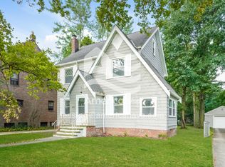 892 Englewood Rd, Cleveland Heights, OH 44121