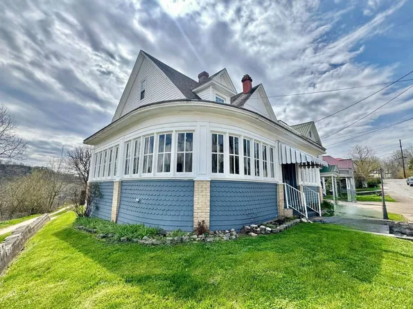 203 Spring St, Spencer, WV 25276