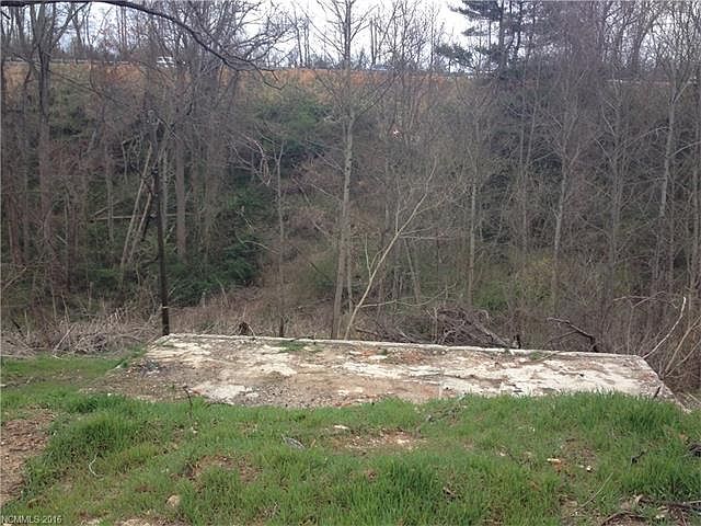 2nd image of 438 Weaverville Rd