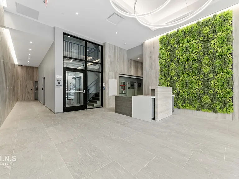 800 Flatbush Ave #702 — Photo 16
