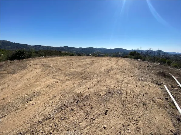 2 Las Palmeras Dr #3, Temecula, CA 92590