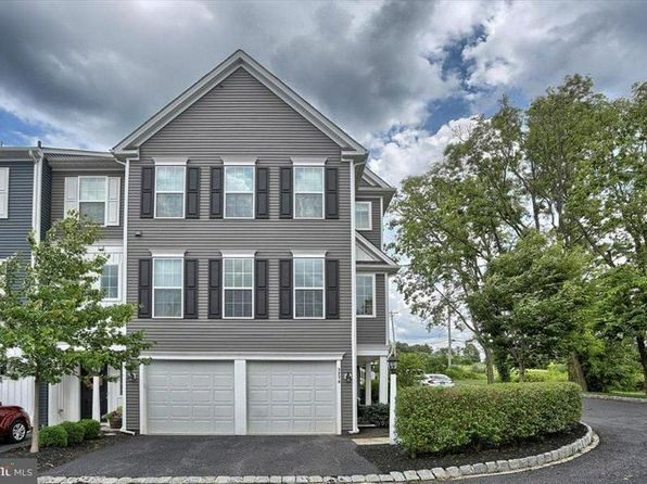 3278 Katie Way
