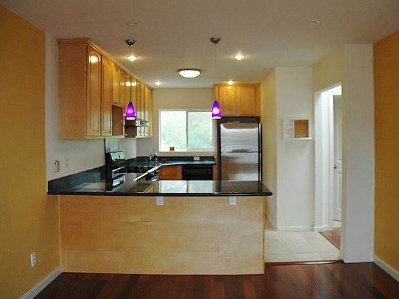 5th image of 358 Bright St