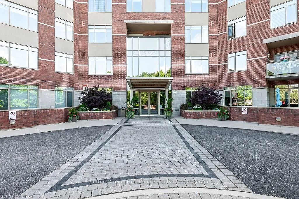 2 bed, $1,900 — Photo 3