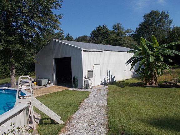 5th image of 20240 Twin Lakes Dr
