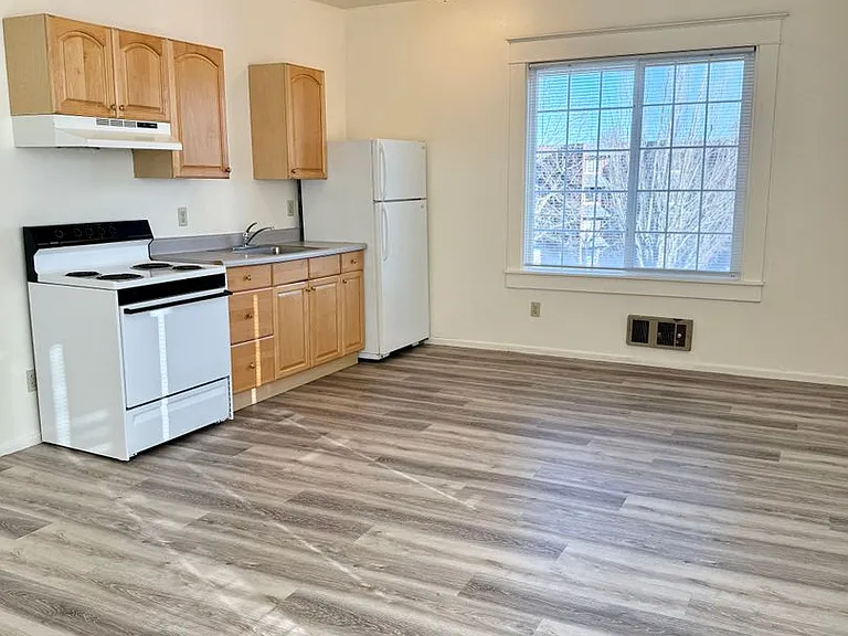 2404 N Vancouver Ave — Photo 16