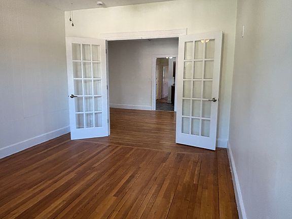 2nd image of 92 Anthony St #2R