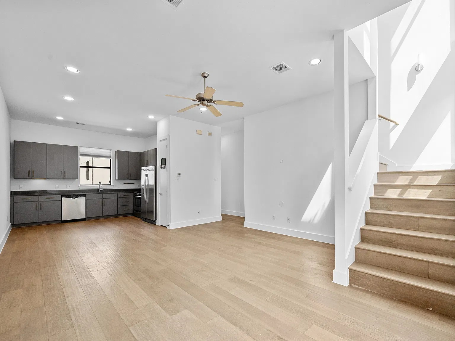 6000 Congress Ave — Photo 1