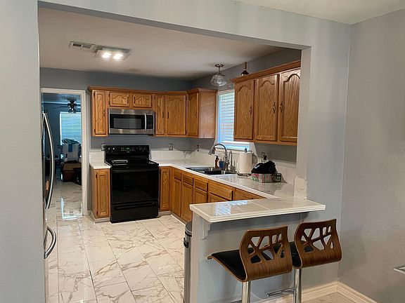 4th image of 2404 Romig Dr